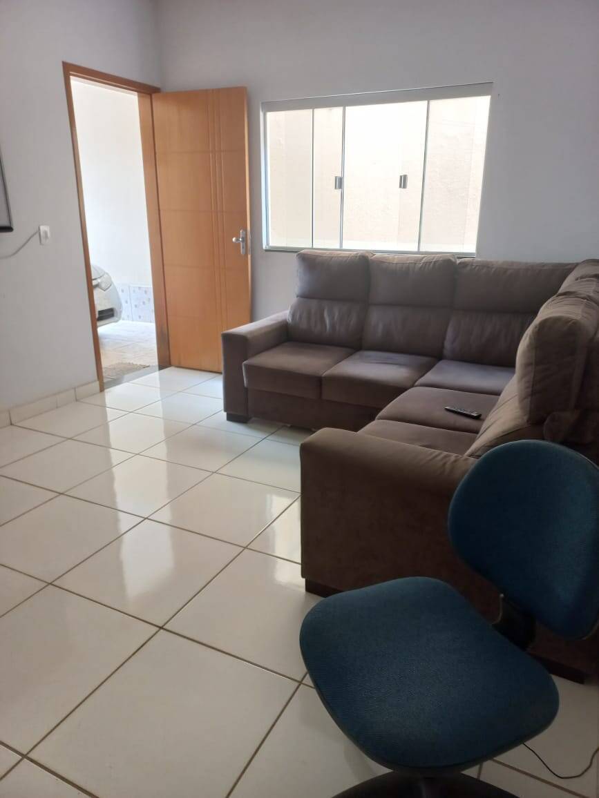 Casa à venda com 3 quartos, 180m² - Foto 1