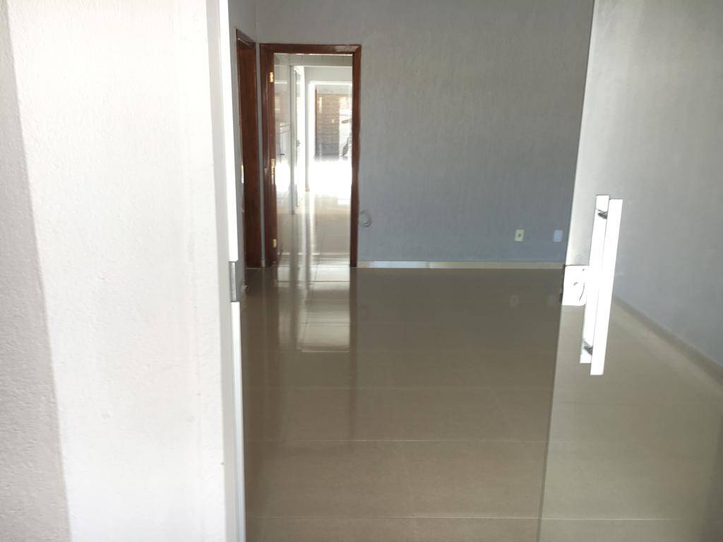 Casa à venda com 3 quartos, 240m² - Foto 6