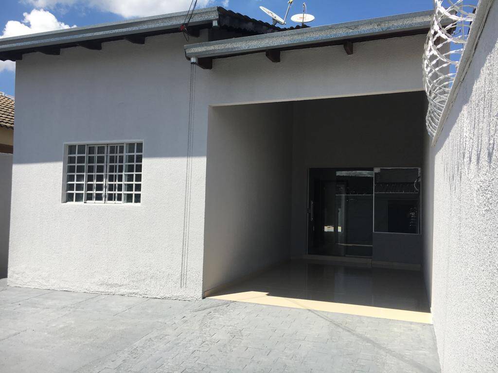 Casa à venda com 3 quartos, 240m² - Foto 2