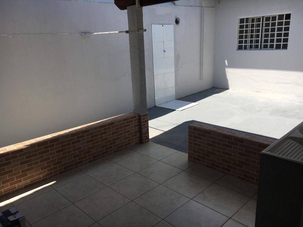 Casa à venda com 3 quartos, 240m² - Foto 17