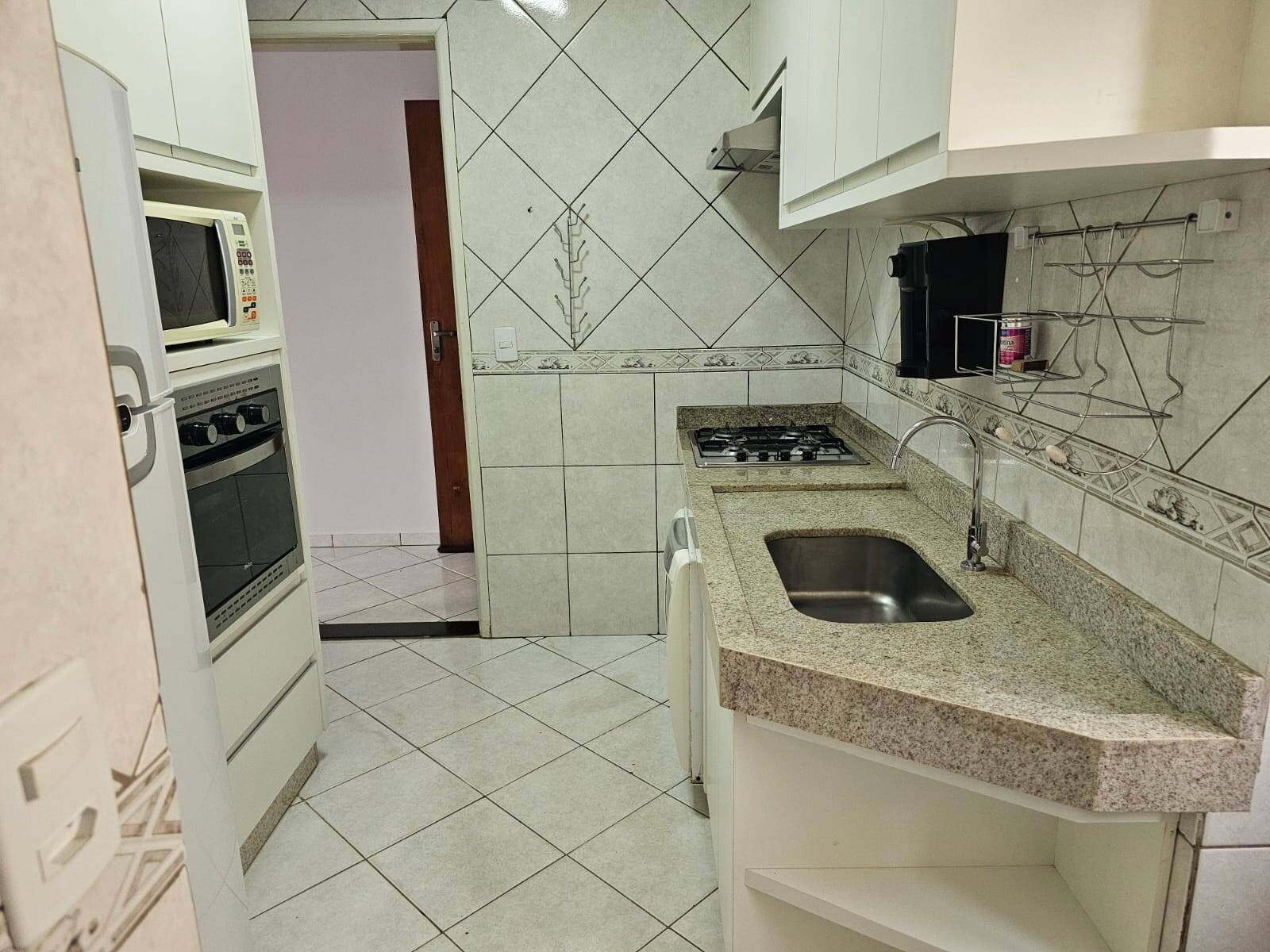 Apartamento à venda com 3 quartos, 75m² - Foto 6