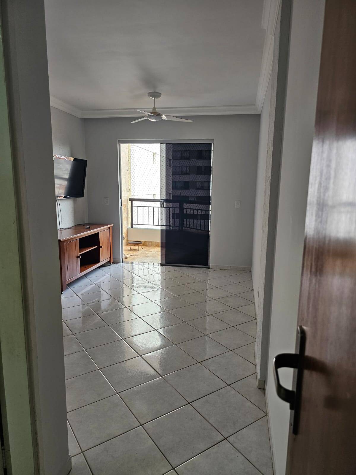 Apartamento à venda com 3 quartos, 75m² - Foto 4