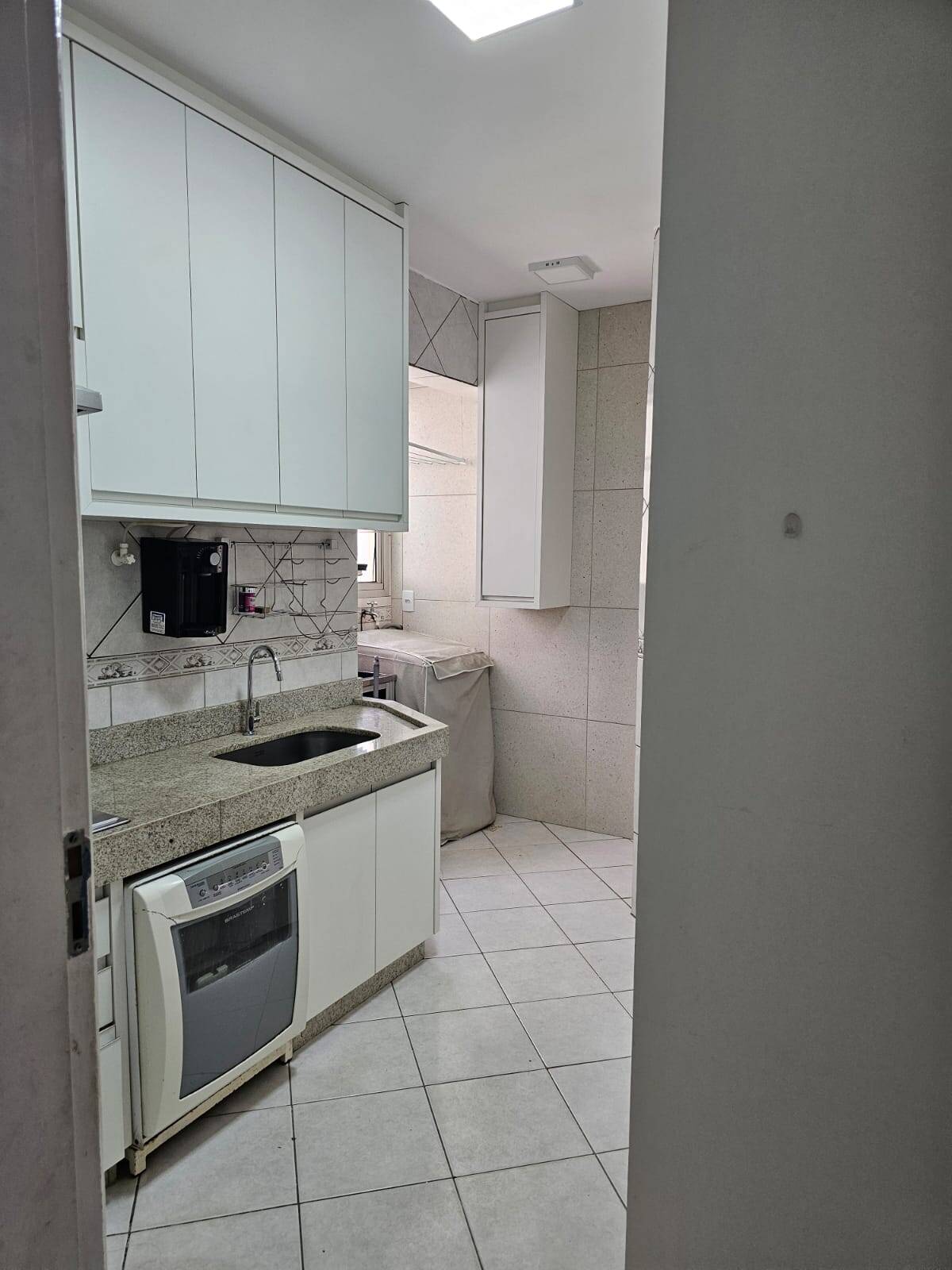 Apartamento à venda com 3 quartos, 75m² - Foto 7